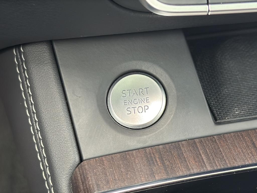 Audi Q5 Vehicle Full-screen Gallery Image 13