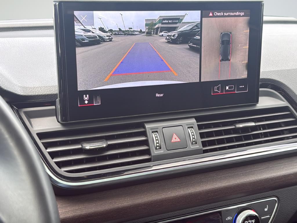 Audi Q5 Vehicle Full-screen Gallery Image 15