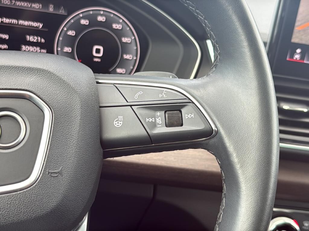 Audi Q5 Vehicle Full-screen Gallery Image 17