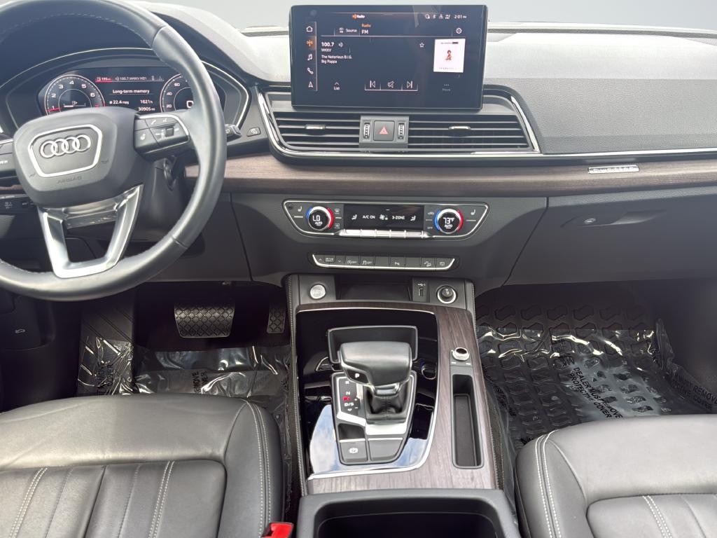 Audi Q5 Vehicle Full-screen Gallery Image 20