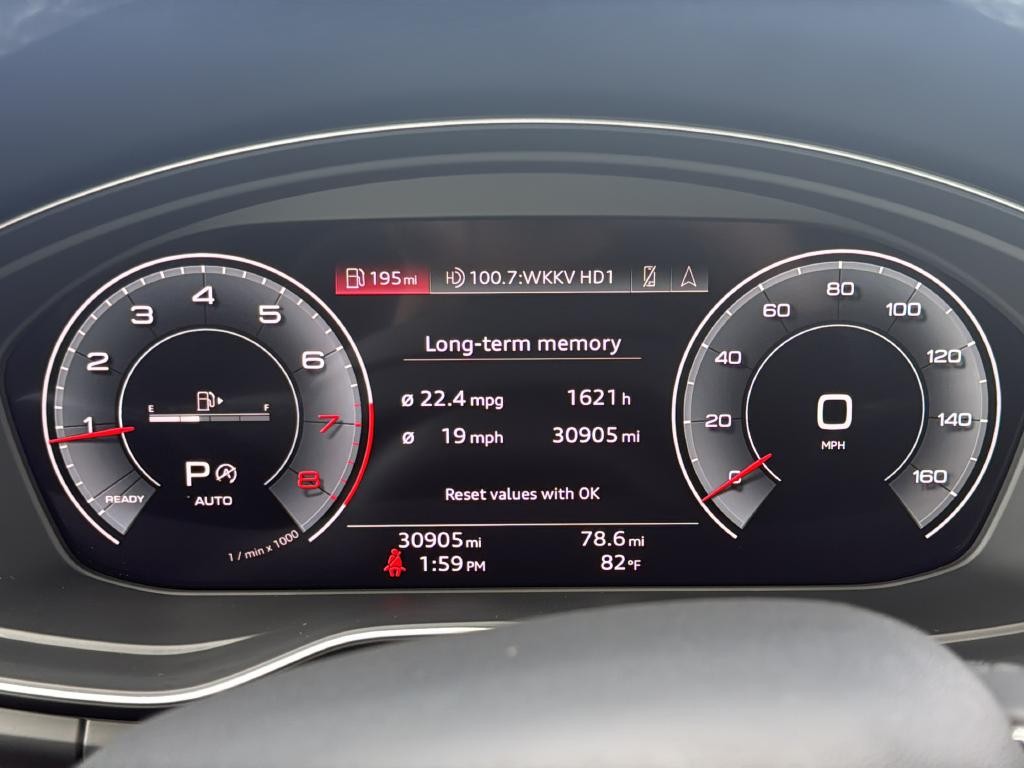 Audi Q5 Vehicle Full-screen Gallery Image 23