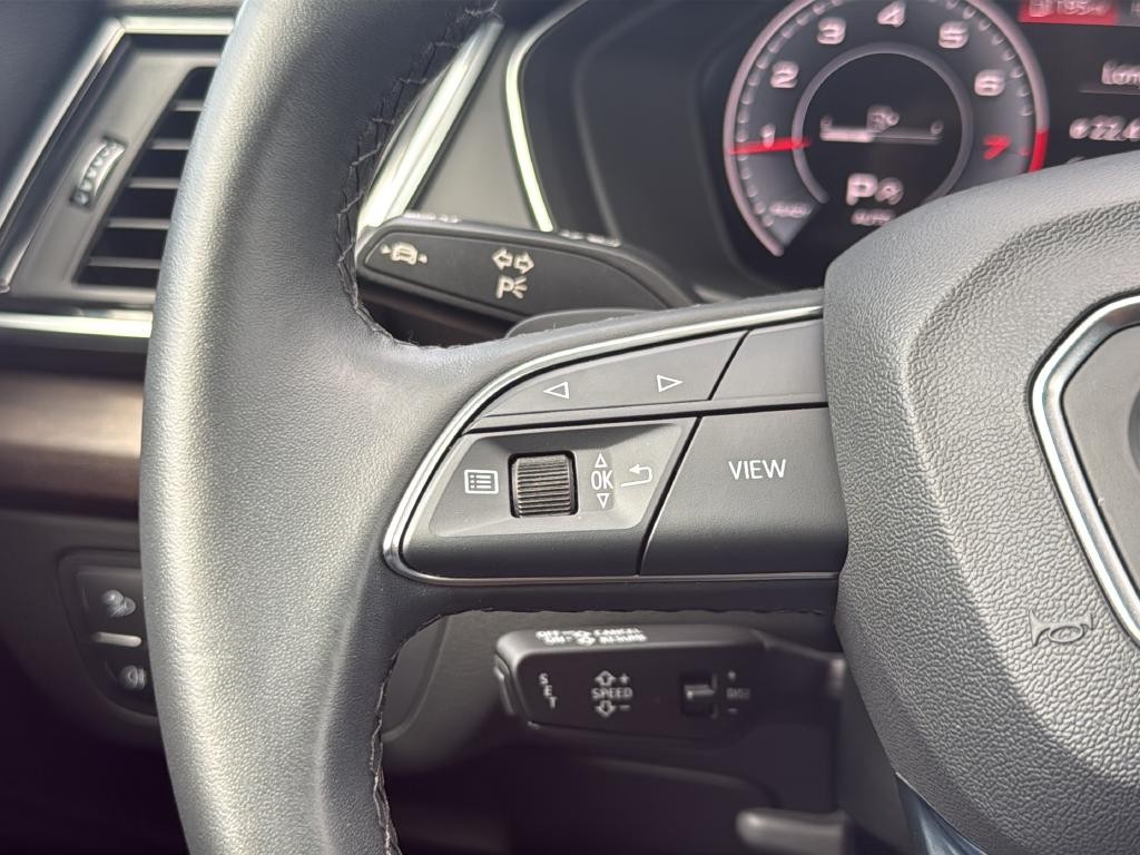 Audi Q5 Vehicle Full-screen Gallery Image 39