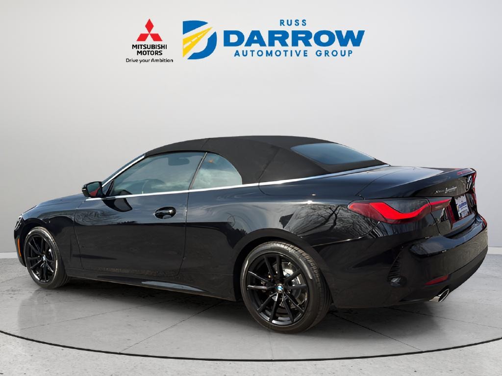 BMW 4 Series Vehicle Full-screen Gallery Image 03