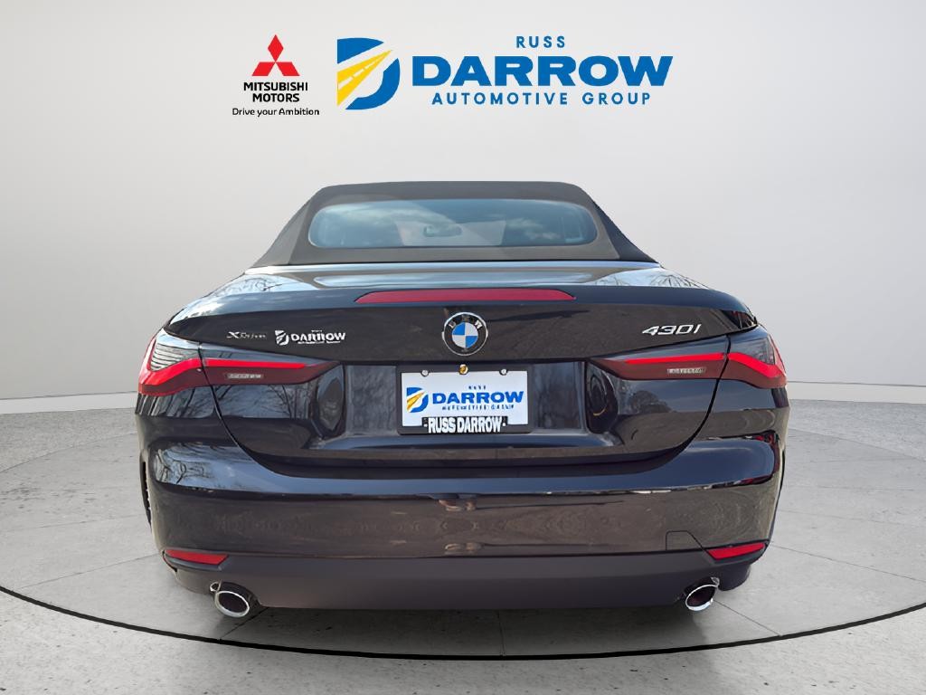 BMW 4 Series Vehicle Full-screen Gallery Image 04