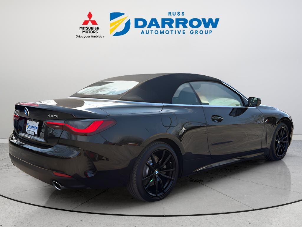 BMW 4 Series Vehicle Full-screen Gallery Image 05