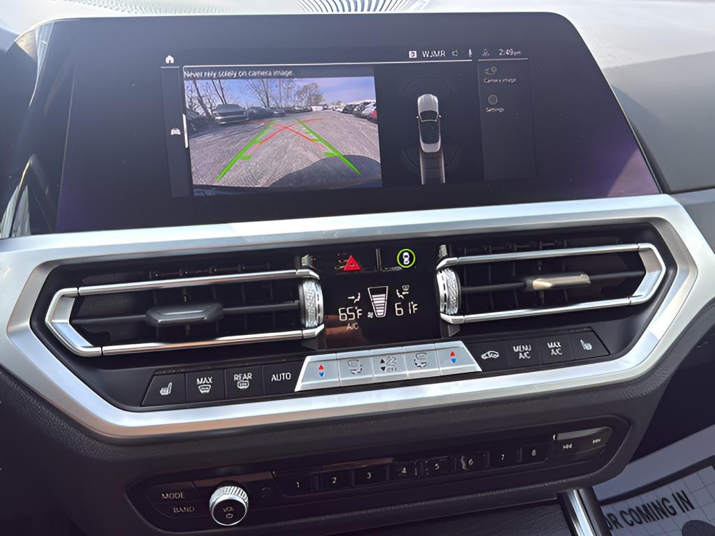 BMW 4 Series Vehicle Full-screen Gallery Image 17