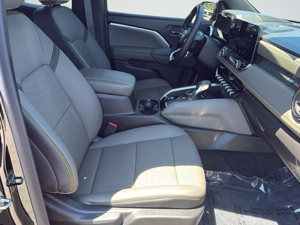 Chevrolet Colorado Vehicle Full-screen Gallery Image 09