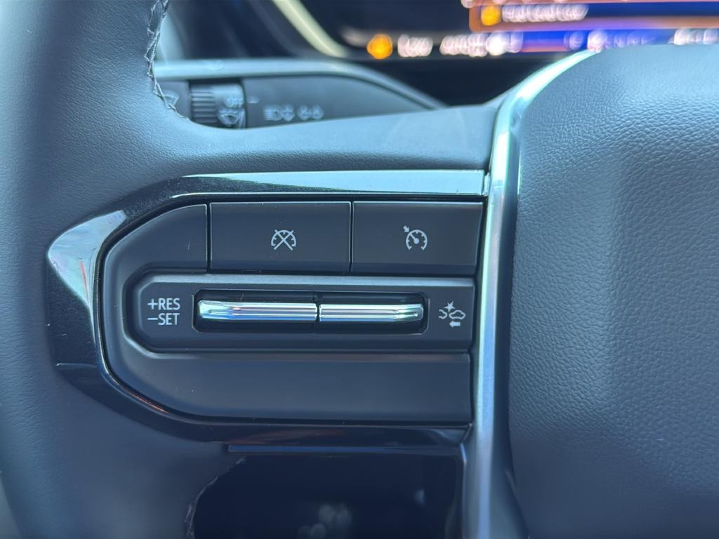 Chevrolet Colorado Vehicle Full-screen Gallery Image 16