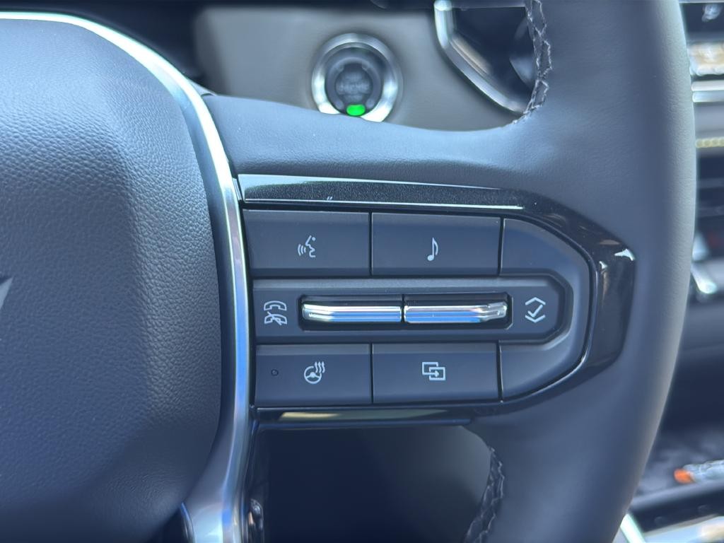Chevrolet Colorado Vehicle Full-screen Gallery Image 17