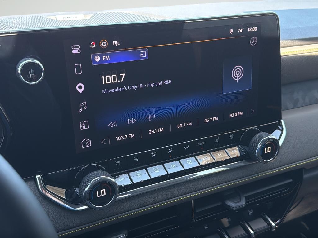 Chevrolet Colorado Vehicle Full-screen Gallery Image 19