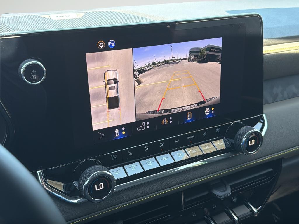 Chevrolet Colorado Vehicle Full-screen Gallery Image 21