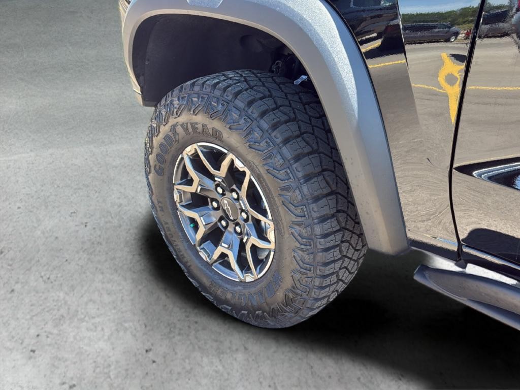 Chevrolet Colorado Vehicle Full-screen Gallery Image 27
