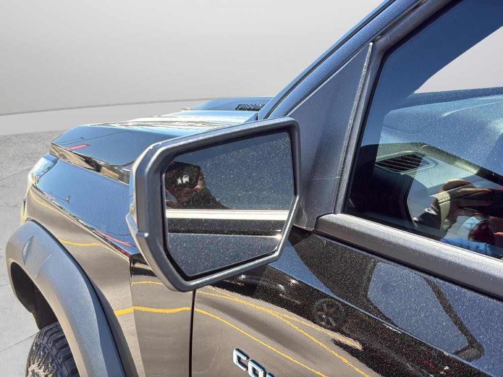 Chevrolet Colorado Vehicle Full-screen Gallery Image 28