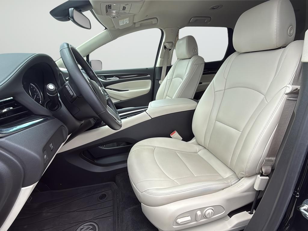 Buick Enclave Vehicle Full-screen Gallery Image 13