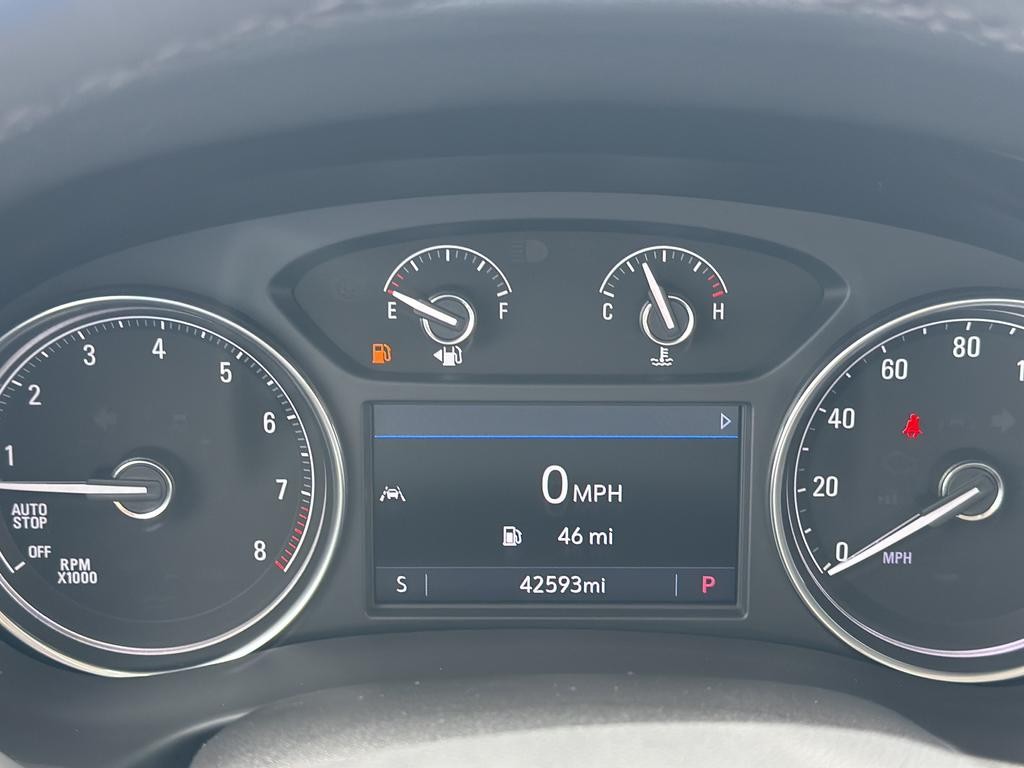 Buick Enclave Vehicle Full-screen Gallery Image 21
