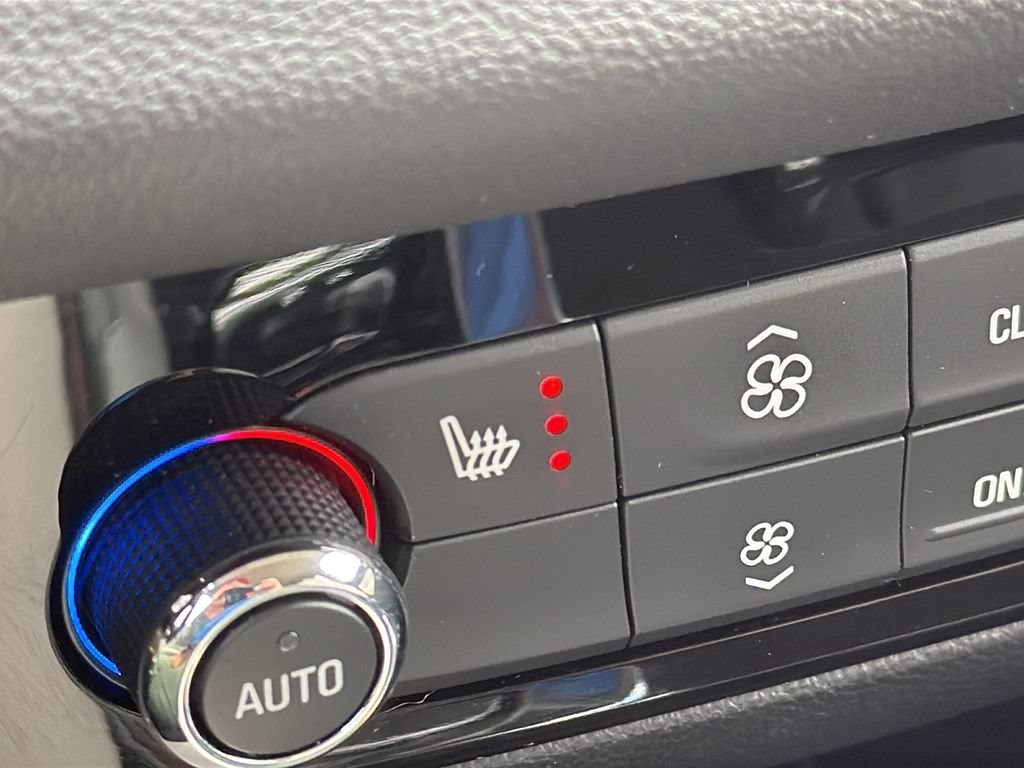 Buick Enclave Vehicle Full-screen Gallery Image 33