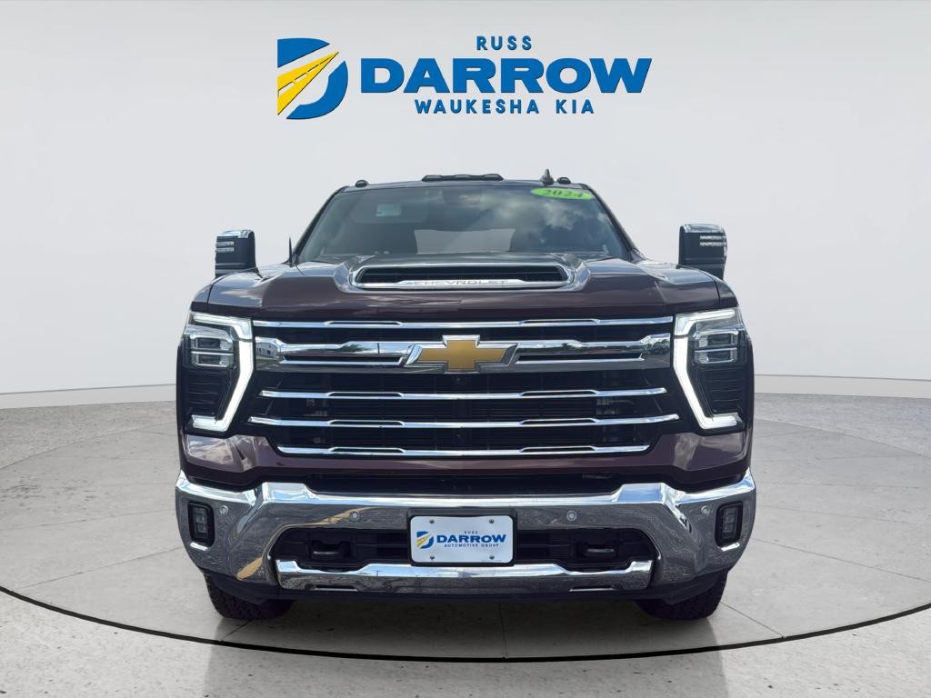 Chevrolet Silverado 2500HD Vehicle Full-screen Gallery Image 08