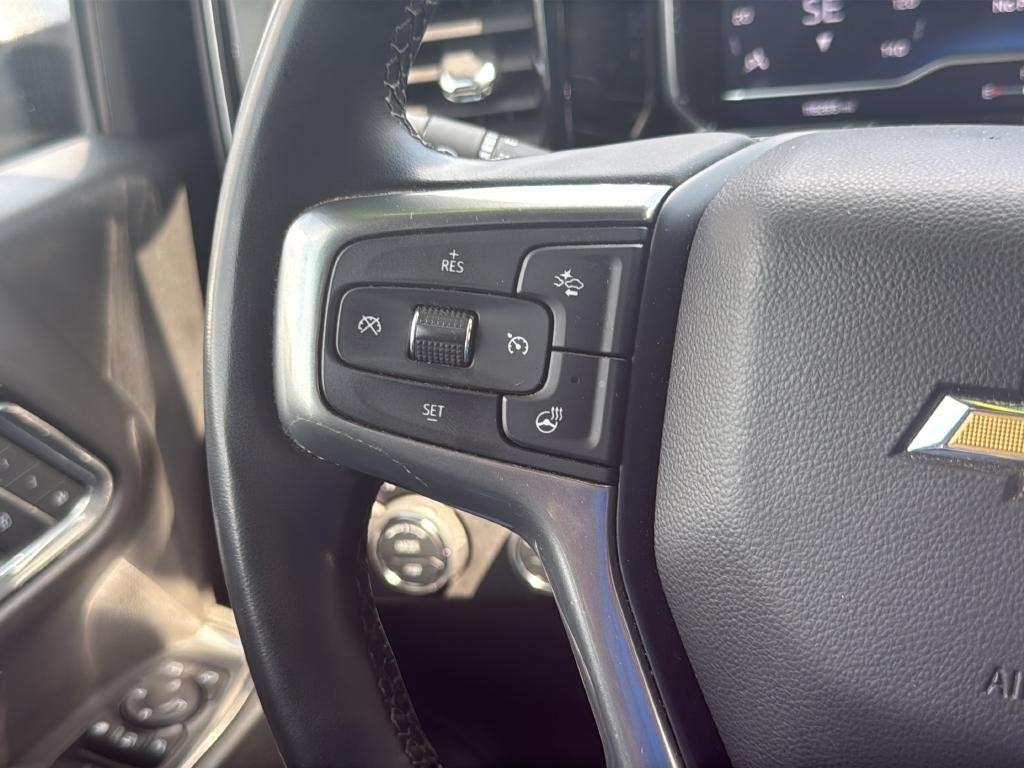 Chevrolet Silverado 2500HD Vehicle Full-screen Gallery Image 20