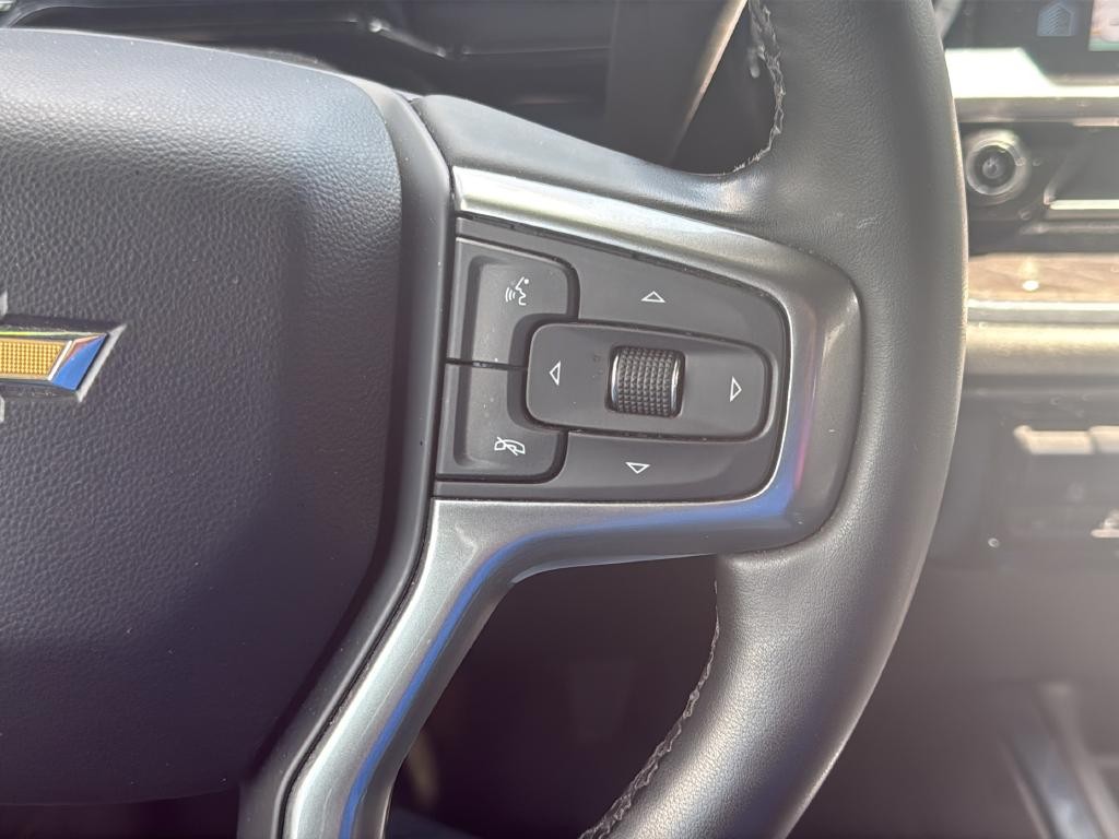 Chevrolet Silverado 2500HD Vehicle Full-screen Gallery Image 21