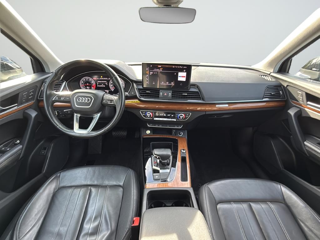 Audi Q5 Vehicle Full-screen Gallery Image 09