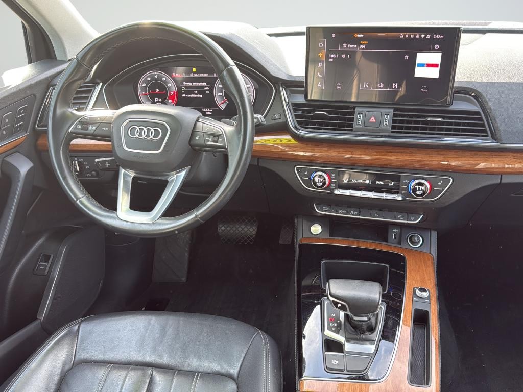 Audi Q5 Vehicle Full-screen Gallery Image 11