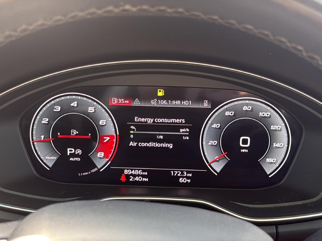 Audi Q5 Vehicle Full-screen Gallery Image 12