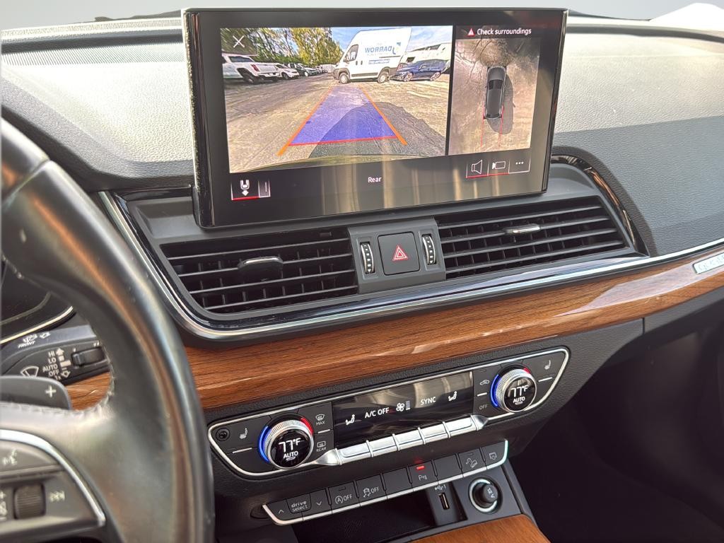 Audi Q5 Vehicle Full-screen Gallery Image 15