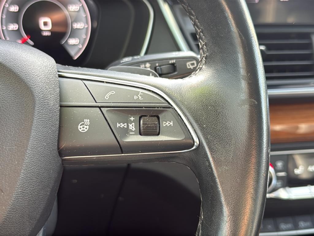 Audi Q5 Vehicle Full-screen Gallery Image 17