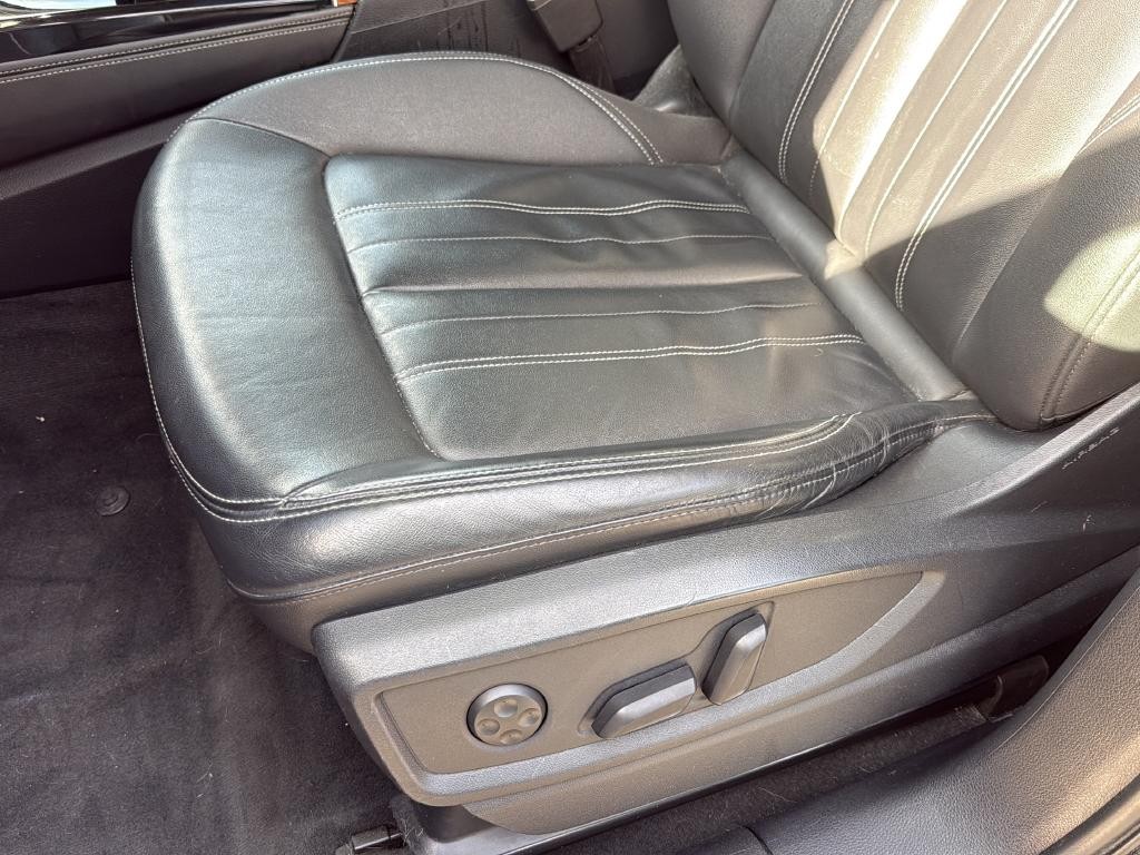 Audi Q5 Vehicle Full-screen Gallery Image 18