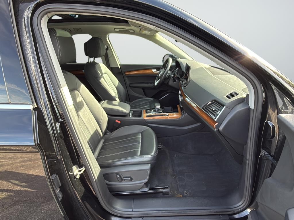 Audi Q5 Vehicle Full-screen Gallery Image 26