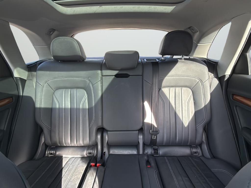 Audi Q5 Vehicle Full-screen Gallery Image 29