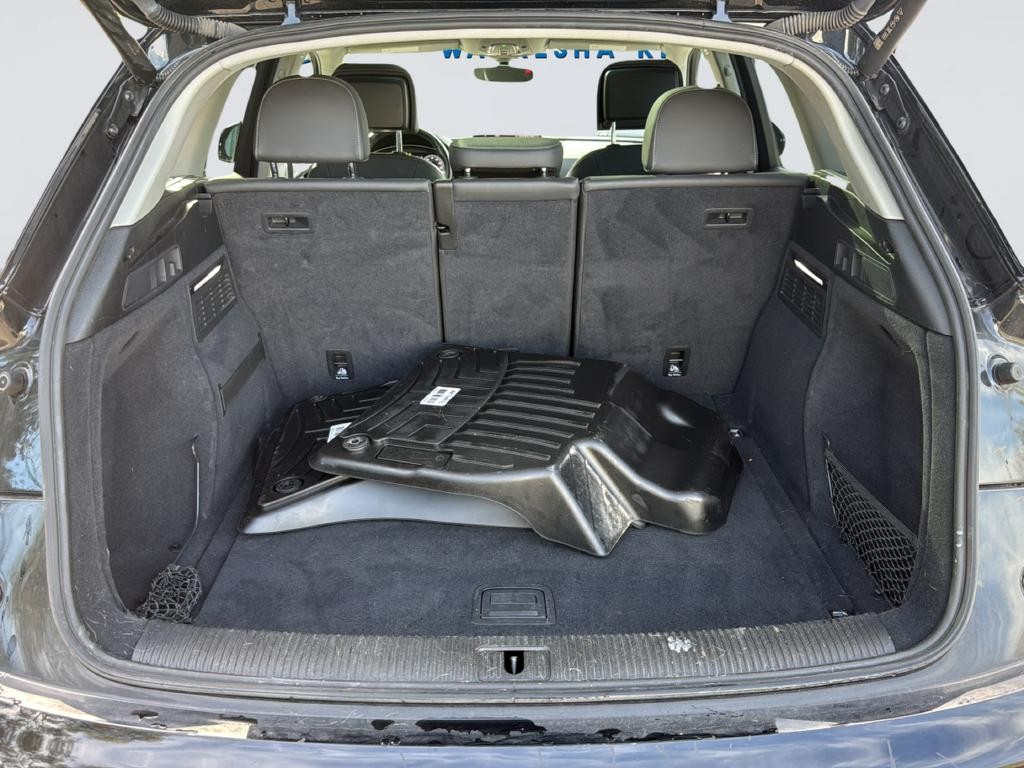 Audi Q5 Vehicle Full-screen Gallery Image 35
