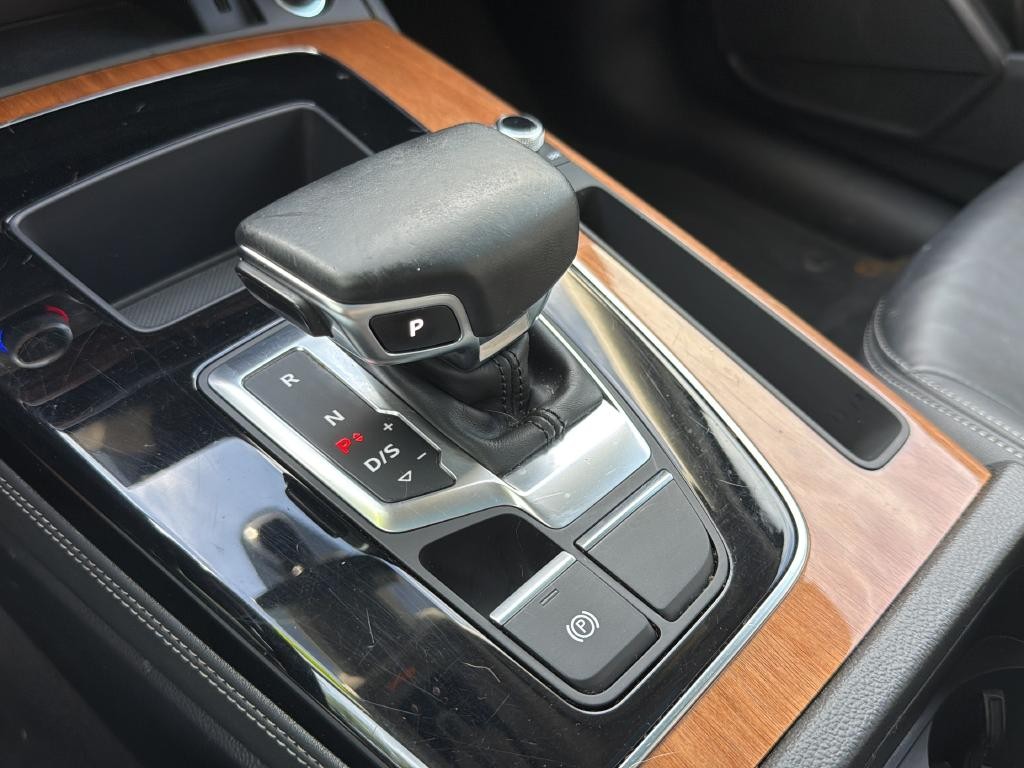 Audi Q5 Vehicle Full-screen Gallery Image 44
