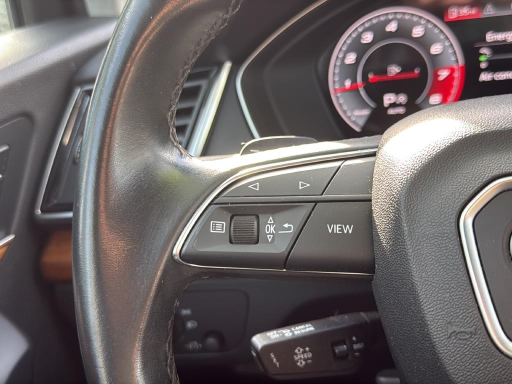 Audi Q5 Vehicle Full-screen Gallery Image 45