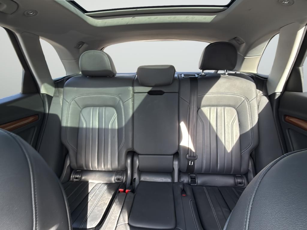 Audi Q5 Vehicle Full-screen Gallery Image 46