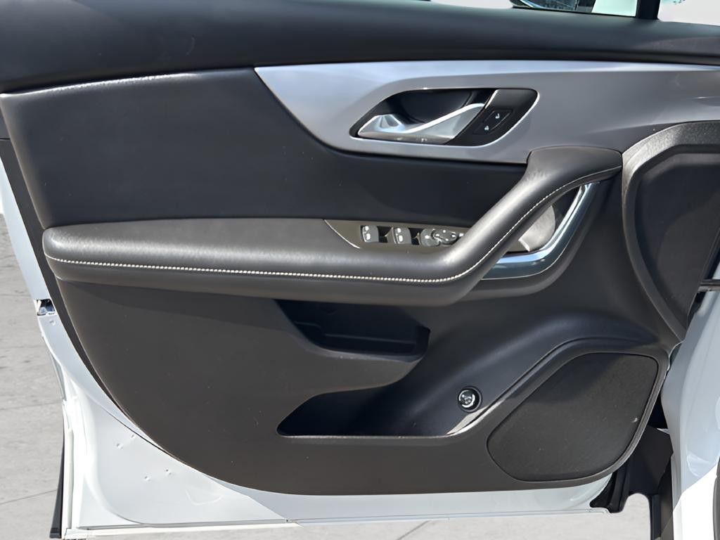 Chevrolet Blazer Vehicle Full-screen Gallery Image 15