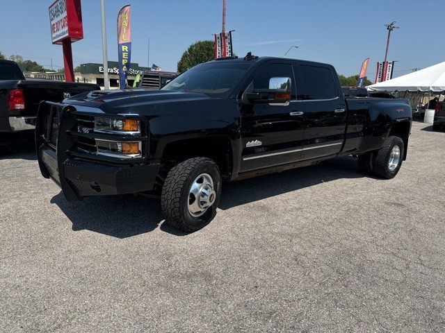 Chevrolet Silverado 3500HD Vehicle Image 02