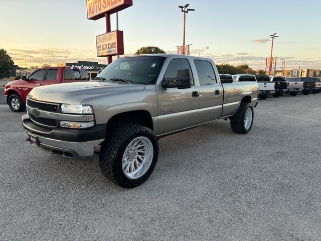 Chevrolet Silverado 2500HD Vehicle Image 02