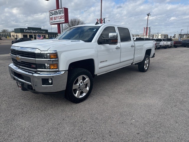 Chevrolet Silverado 2500HD Vehicle Image 02