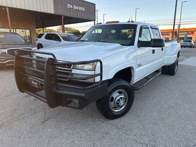 Chevrolet Silverado 3500 Vehicle Image 02