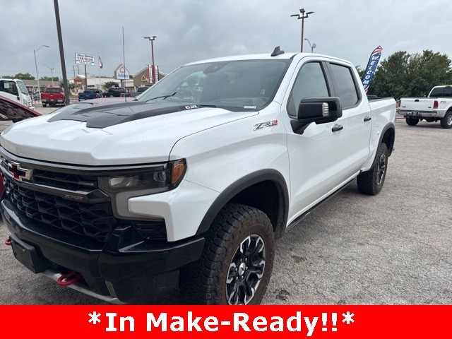 Chevrolet Silverado 1500 Vehicle Image 02