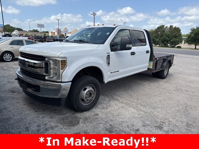 Ford Super Duty F-350 DRW Vehicle Image 02