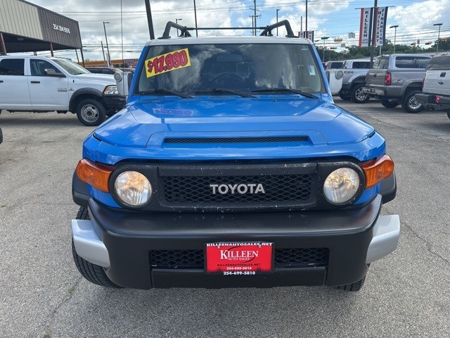Toyota FJ Cruiser Vehicle Image 03
