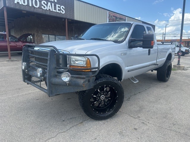 Ford Super Duty F-350 SRW Vehicle Image 02