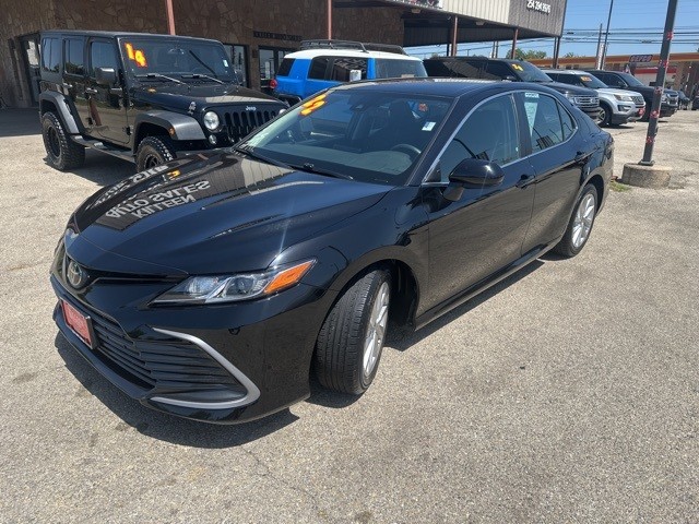 Toyota Camry Vehicle Image 02