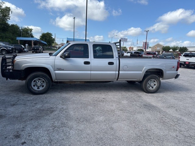 Chevrolet Silverado 3500 Vehicle Image 02