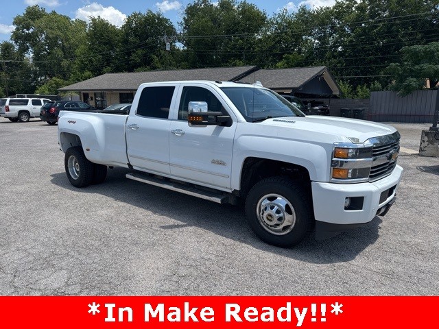 Chevrolet Silverado 3500HD Vehicle Image 03