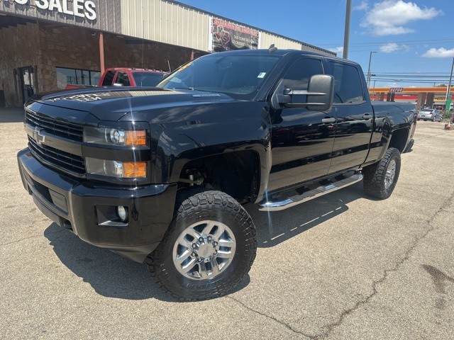 Chevrolet Silverado 2500HD Vehicle Image 02