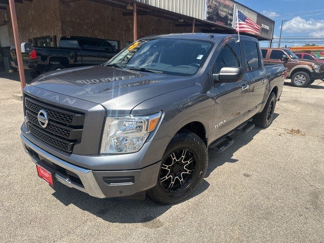 Nissan Titan Vehicle Image 02