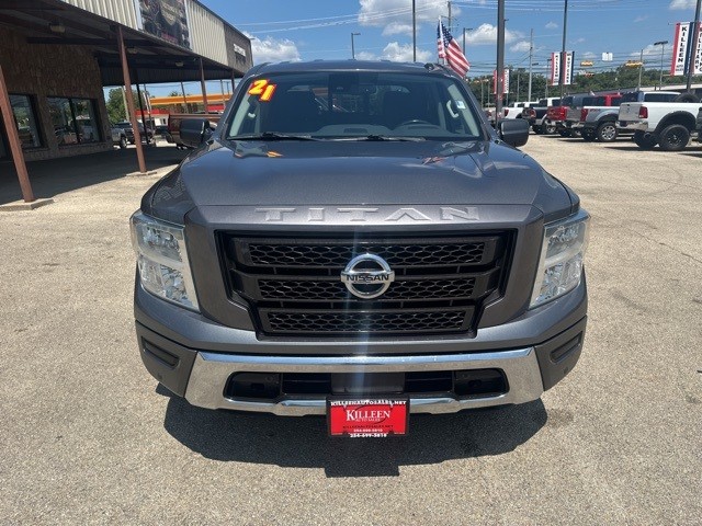 Nissan Titan Vehicle Image 03